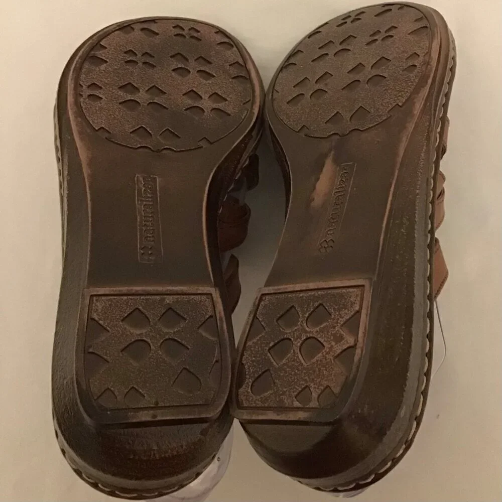 Naturalizer 9.5 Leather Sandals Strappy Slides Women’s Comfort Shoes Two Tone